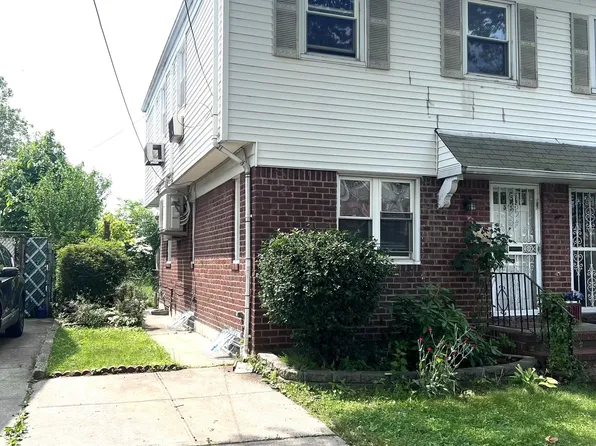 5752 156th St, Flushing, NY 11355