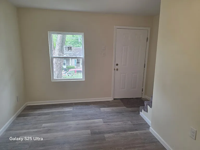 1202 Cates St — Photo 8