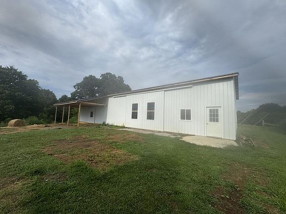 3rd image of 1495 Alhambra Rd