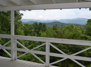 97 Lakeview Cir, Franklin, NC 28734