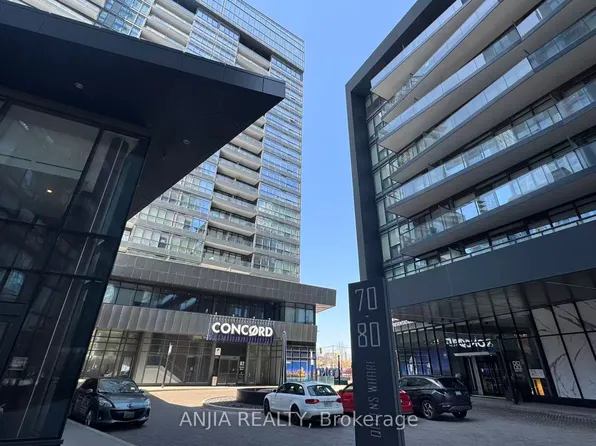 70 Queens Wharf Rd #212, Toronto, ON M5V 0J2