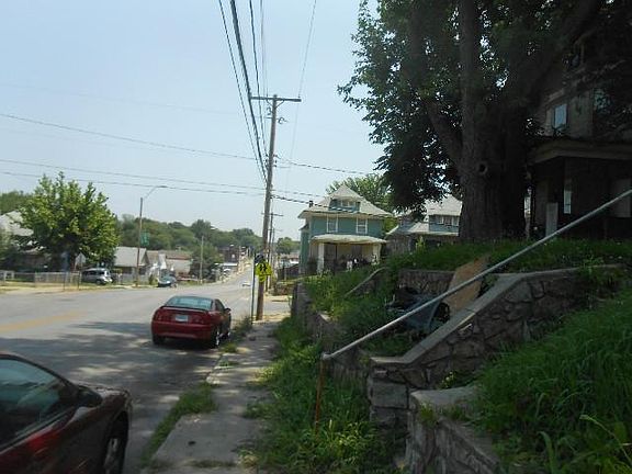 3rd image of 3917 E 9th St