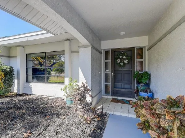 8625 Berkley Dr, Hudson, FL 34667