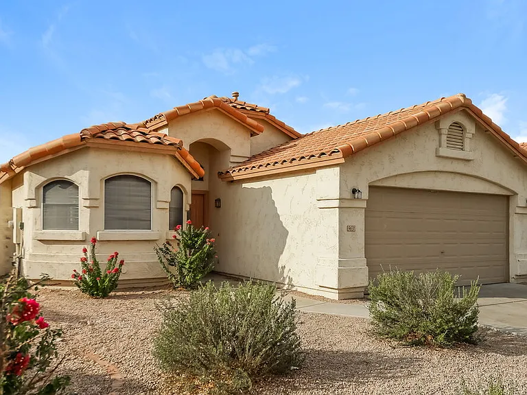9631 W Clara Ln — Photo 3