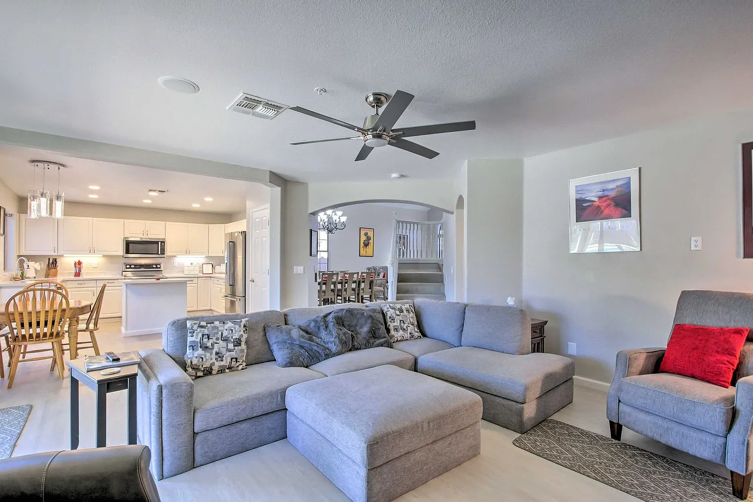 3 bed, 2.0 bath, 2098 sqft, $5,056 — Photo 3