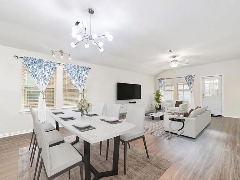 3623 Dancing Daisy Ln — Photo 2