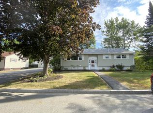 7 Groveside Rd, Portland, ME 04102