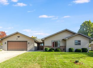 16225 S Peerless Dr, Plainfield, IL