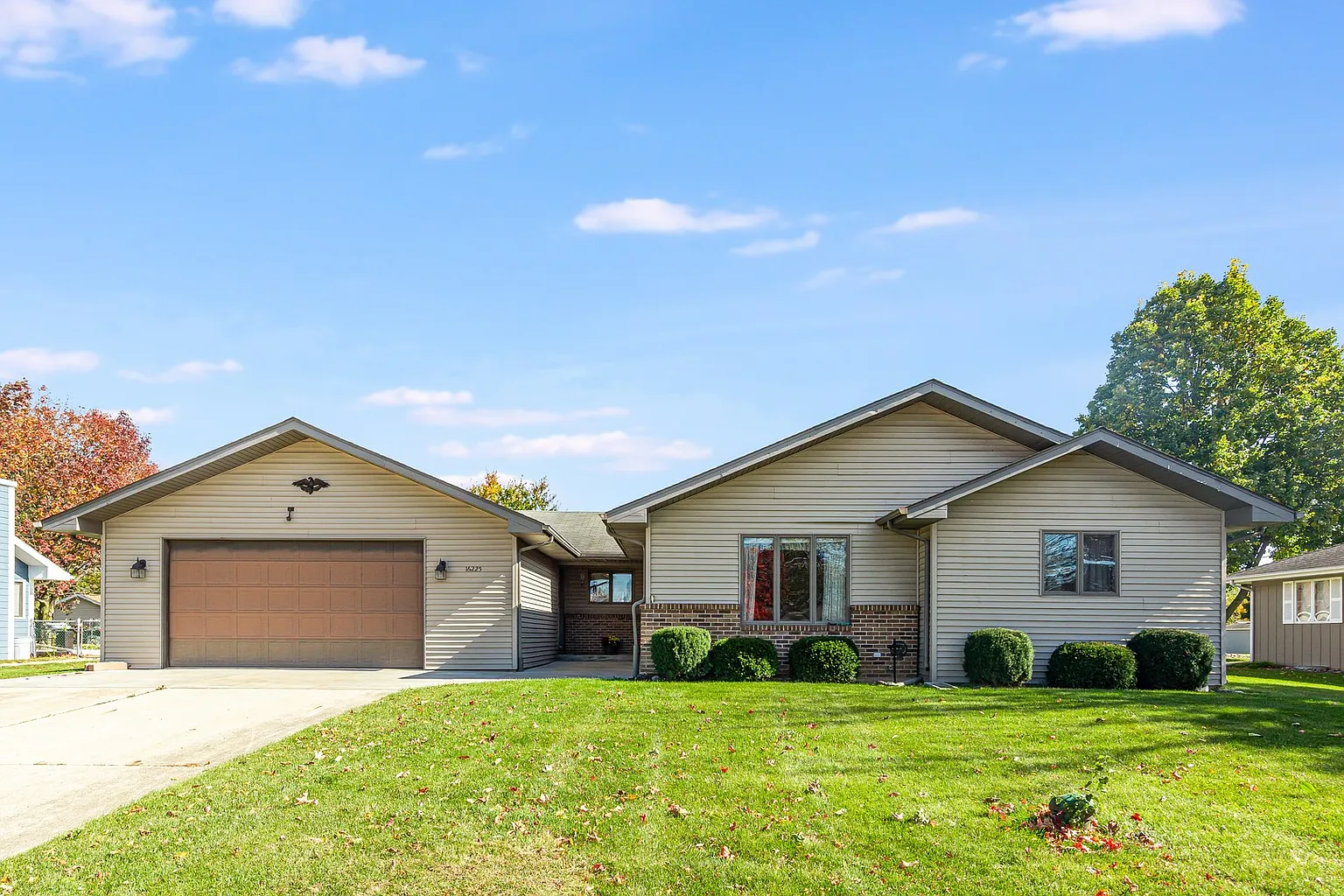 16225 S Peerless Dr photo 1