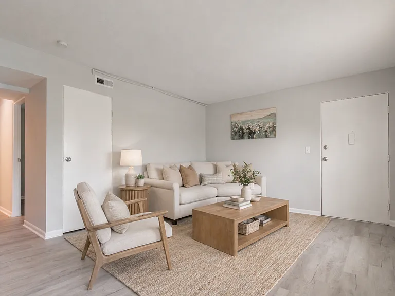 Carpenter Apartments — Photo 17