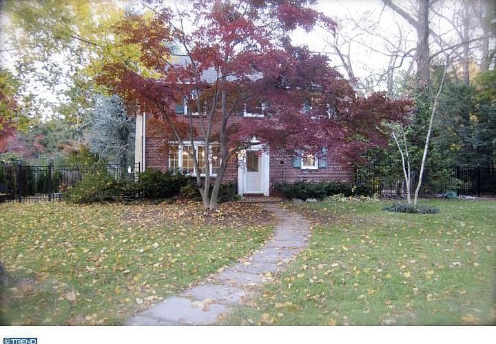 Home for Sale in WAYNE, PA $430,000