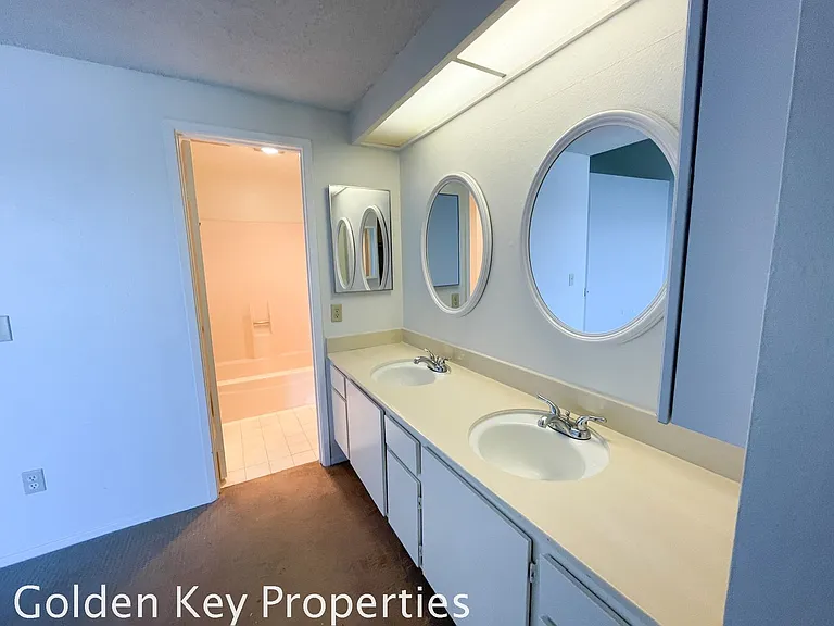 2399 Jefferson St #23 — Photo 9