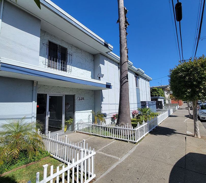 1st image of 203-205-225 16th St #H