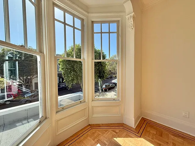 2 bed, 1.5 bath, 1230 sqft, $9,500 — Photo 2