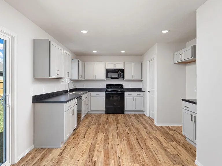 781 W Navajo St — Photo 4