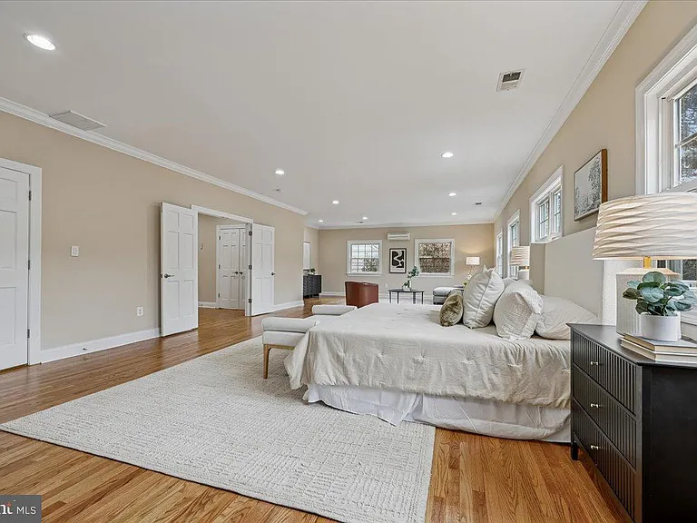 4902 Derussey Pkwy — Photo 58