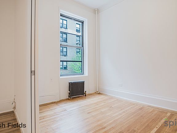 5th image of 216 W 72nd St #4RE