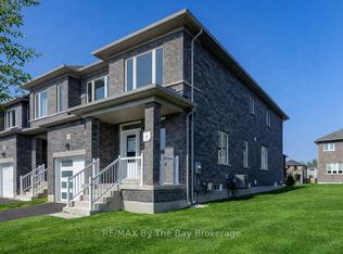 21 Lisa St, Wasaga Beach, ON L9Z0K9