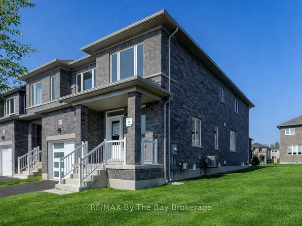 21 Lisa St, Wasaga Beach, ON L9Z 0K9