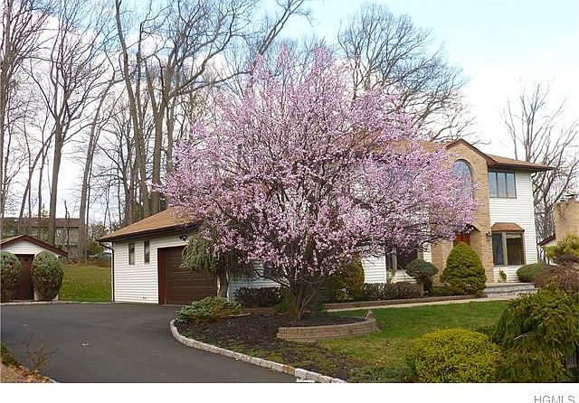 1st image of 18 Van Wort Dr