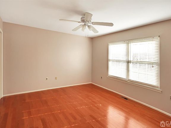 5th image of 303 Palombi Ct #303