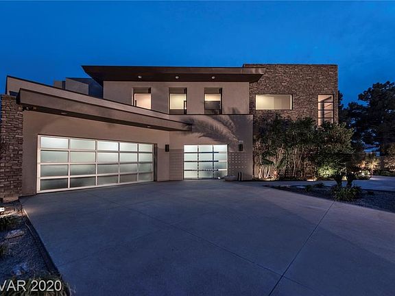2nd image of 943 Konga Dr