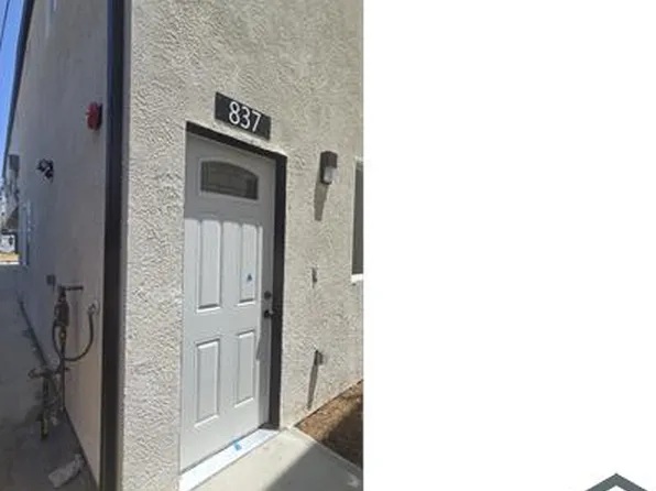 837 E 33rd St, Los Angeles, CA 90011