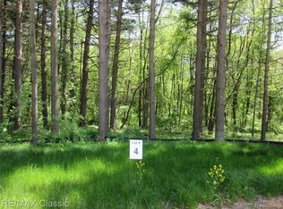 4 Pine Arbor Trl, Milford, MI