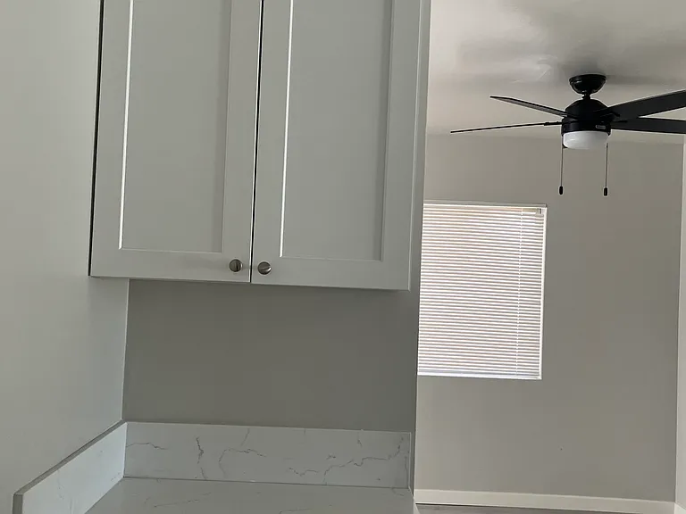 550 N Mentor Ave — Photo 15