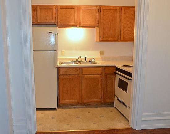 1st image of 109 W Washington St