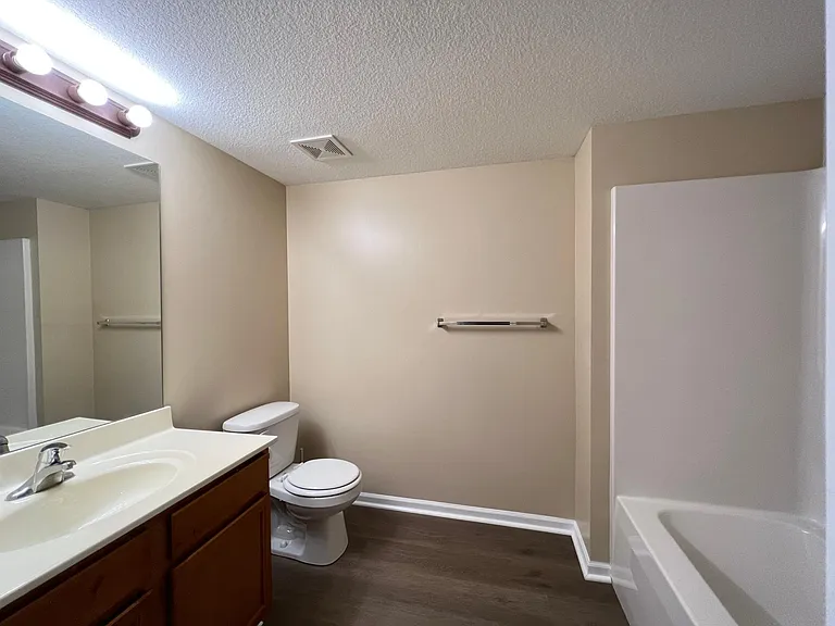 5600 NE 80th Ter #3B — Photo 9