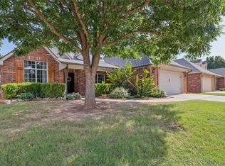 2105 W D Ct, Jenks, OK 74037