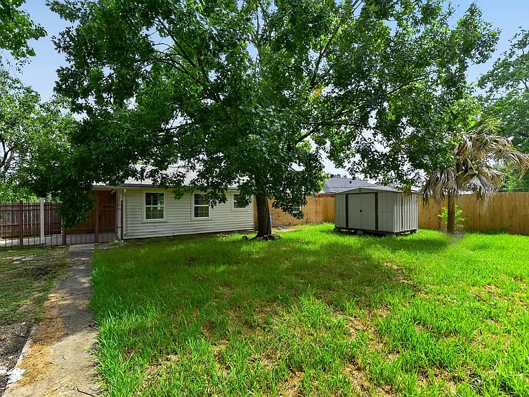 3002 Tanglebriar Dr — Photo 25