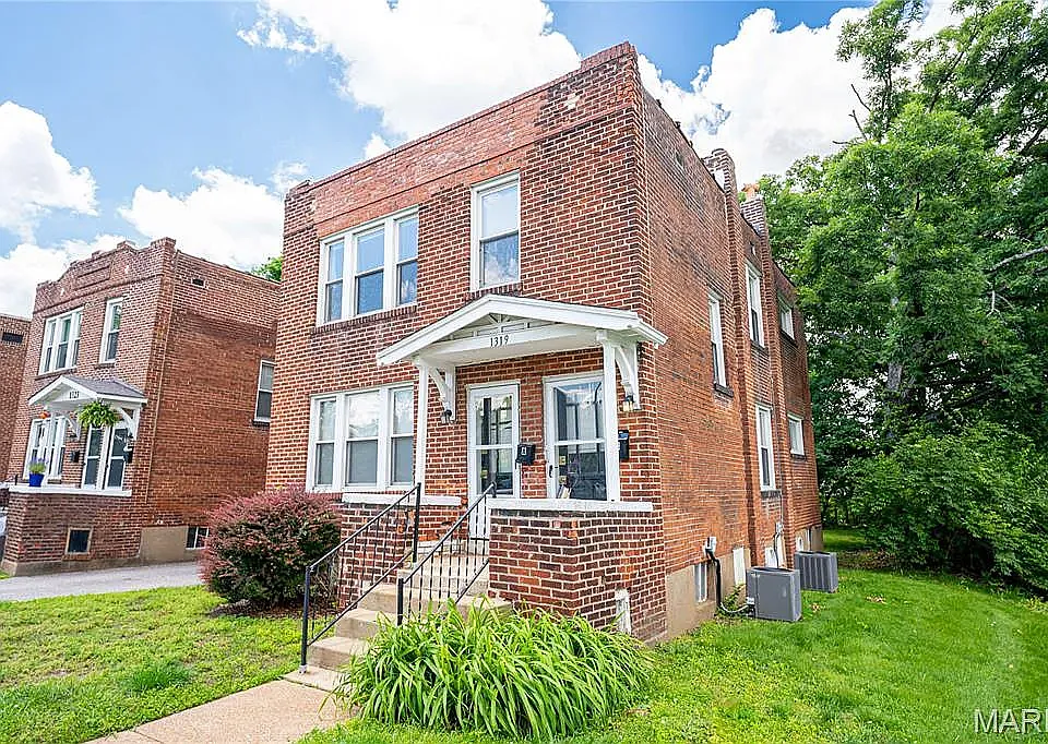 1323 Woodland Dr