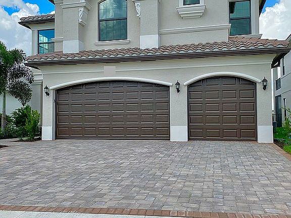 2nd image of 4459 Kensington Cir