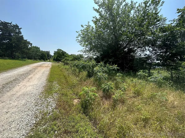 Quapaw Dr, Eufaula, OK 74432