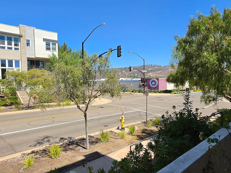 16208 Camden Cir — Photo 4