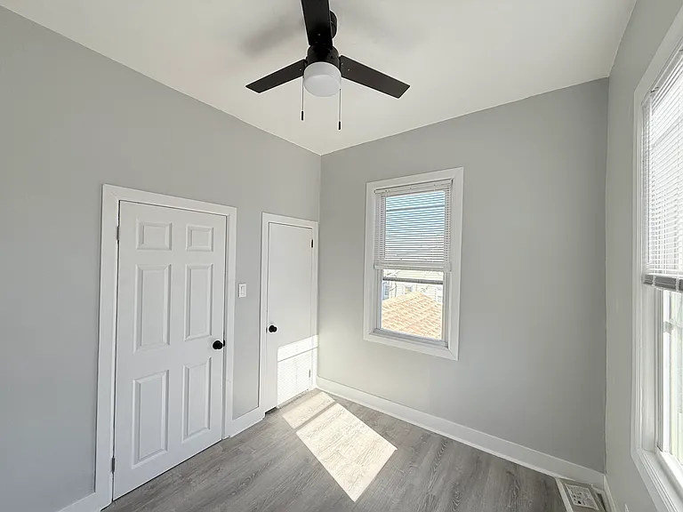 46 Hayward Ave #2 — Photo 3