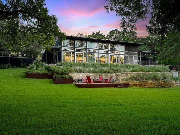 3rd image of 2212 River Hills Rd