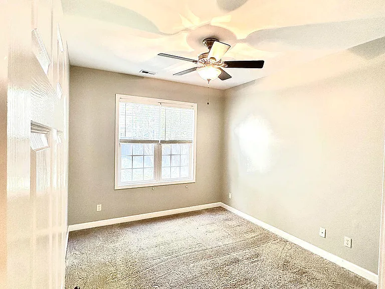 425 N Belvedere Dr — Photo 22