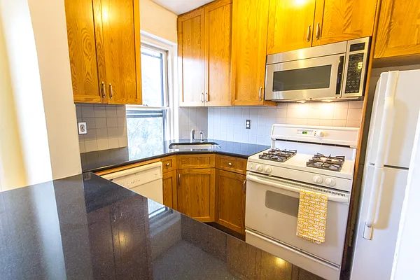 Rented by Twyford Real Estate | media 33