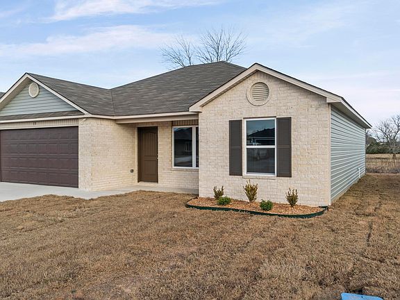 4th image of 79 Farmhouse Cir
