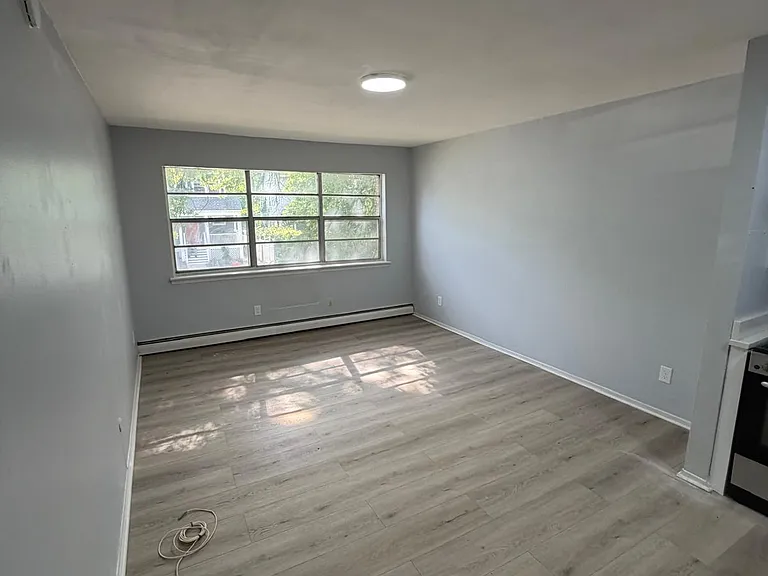 74 Park St #11 — Photo 2