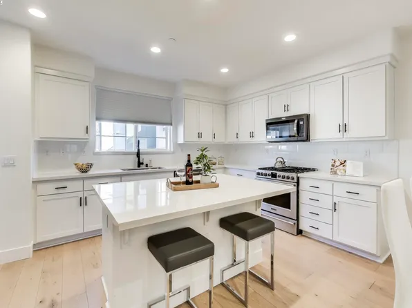 239 Dash Ct, Hayward, CA 94544