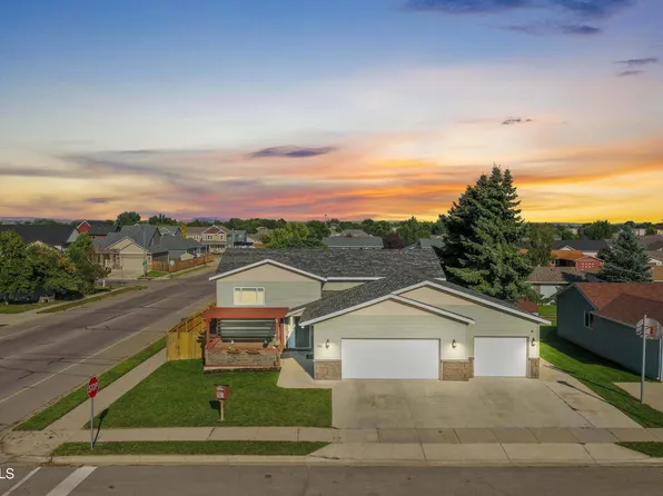 1922 20th Ave W, Williston, ND 58801