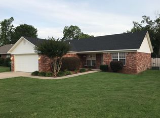 804 E 22nd St, Russellville, AR 72802