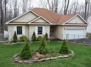 1479 Belgravia Dr, Tobyhanna, PA