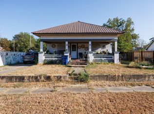 312 W Laurel St, Sedan, KS 67361
