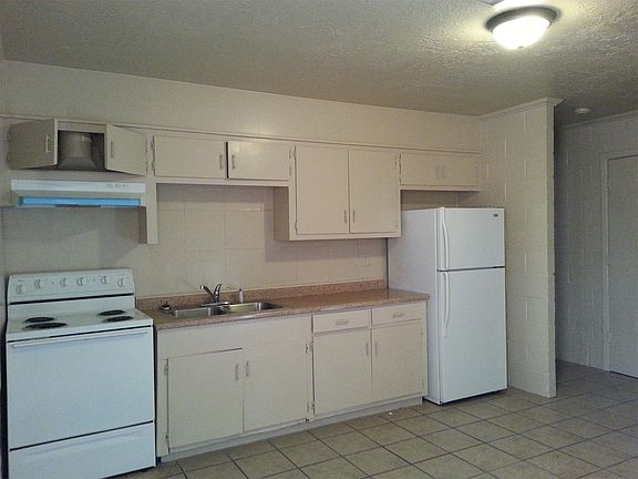 4th image of 801 S Espina St APT 3