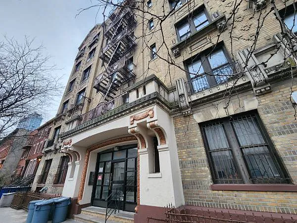 586 Pacific St #2G — Photo 10